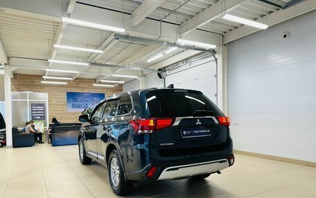 Mitsubishi Outlander III рестайлинг 3, 2020 год, 2 799 999 рублей, 4 фотография