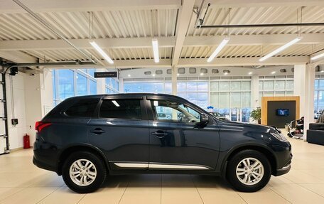 Mitsubishi Outlander III рестайлинг 3, 2020 год, 2 799 999 рублей, 7 фотография