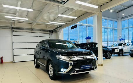 Mitsubishi Outlander III рестайлинг 3, 2020 год, 2 799 999 рублей, 8 фотография
