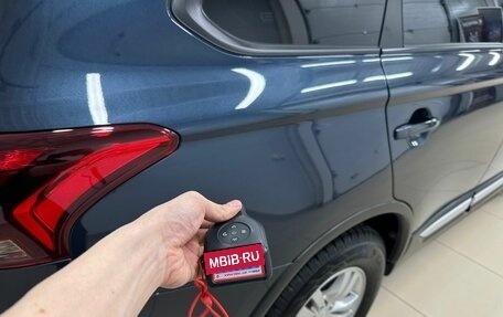 Mitsubishi Outlander III рестайлинг 3, 2020 год, 2 799 999 рублей, 25 фотография