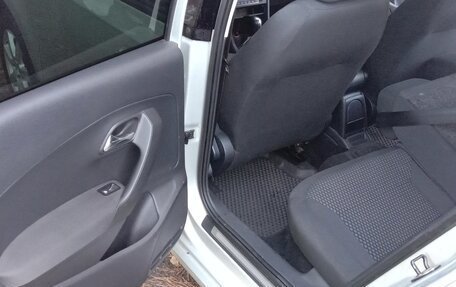 Volkswagen Polo VI (EU Market), 2012 год, 900 000 рублей, 2 фотография