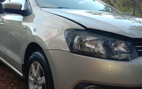 Volkswagen Polo VI (EU Market), 2012 год, 900 000 рублей, 10 фотография