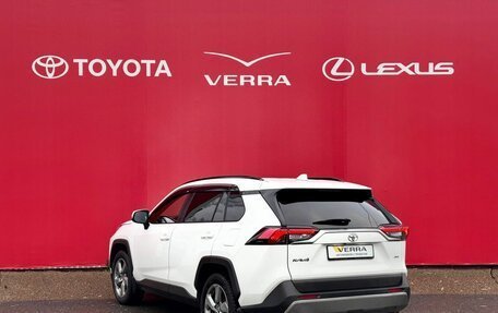 Toyota RAV4, 2021 год, 3 060 000 рублей, 5 фотография