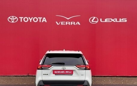 Toyota RAV4, 2021 год, 3 060 000 рублей, 6 фотография