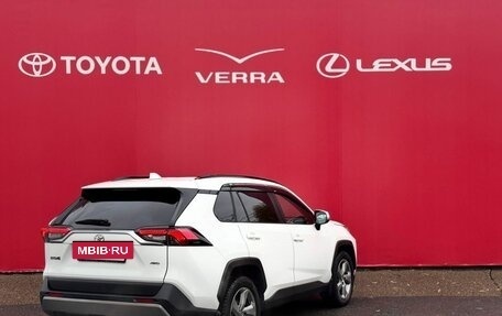 Toyota RAV4, 2021 год, 3 060 000 рублей, 4 фотография