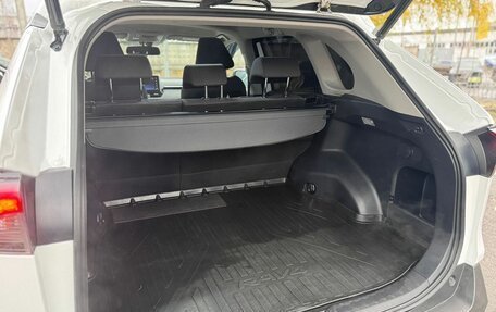 Toyota RAV4, 2021 год, 3 060 000 рублей, 12 фотография