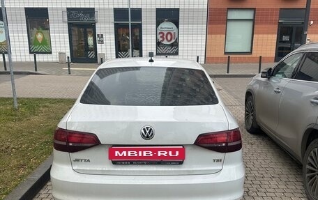 Volkswagen Jetta VI, 2016 год, 1 799 000 рублей, 3 фотография