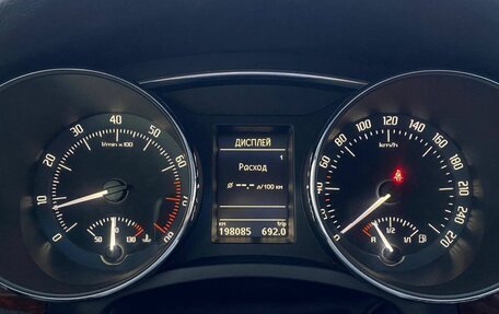 Skoda Superb III рестайлинг, 2012 год, 1 249 000 рублей, 16 фотография