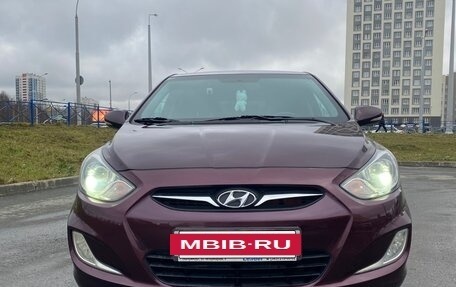 Hyundai Solaris II рестайлинг, 2011 год, 880 000 рублей, 2 фотография