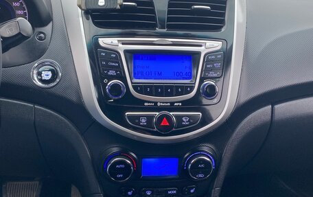 Hyundai Solaris II рестайлинг, 2011 год, 880 000 рублей, 16 фотография