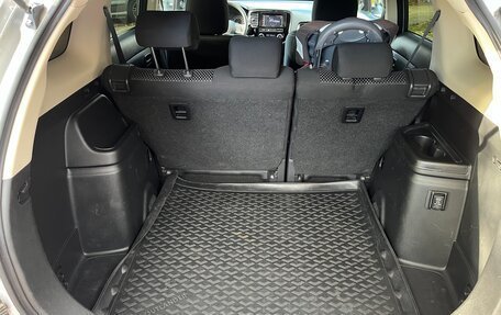 Mitsubishi Outlander III рестайлинг 3, 2017 год, 1 700 000 рублей, 14 фотография