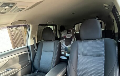 Mitsubishi Outlander III рестайлинг 3, 2017 год, 1 700 000 рублей, 12 фотография