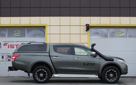 Mitsubishi L200 IV рестайлинг, 2017 год, 2 595 000 рублей, 7 фотография