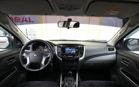 Mitsubishi L200 IV рестайлинг, 2017 год, 2 595 000 рублей, 10 фотография