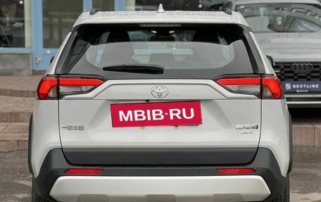 Toyota RAV4, 2025 год, 3 990 000 рублей, 6 фотография