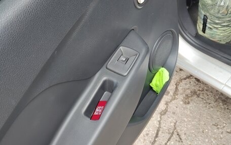 Renault Logan II, 2019 год, 1 050 000 рублей, 14 фотография