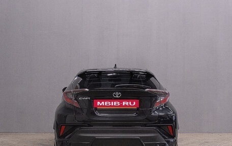 Toyota C-HR I рестайлинг, 2017 год, 1 969 000 рублей, 5 фотография