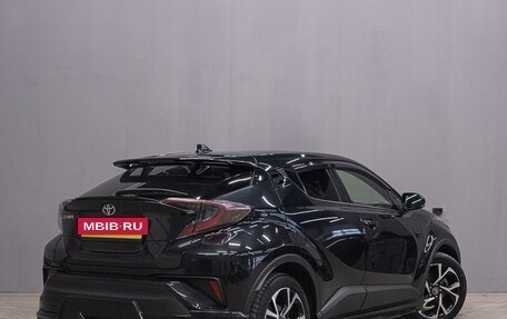 Toyota C-HR I рестайлинг, 2017 год, 1 969 000 рублей, 7 фотография