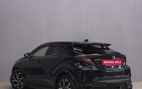 Toyota C-HR I рестайлинг, 2017 год, 1 969 000 рублей, 6 фотография