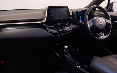 Toyota C-HR I рестайлинг, 2017 год, 1 969 000 рублей, 18 фотография