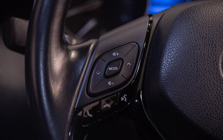 Toyota C-HR I рестайлинг, 2017 год, 1 969 000 рублей, 13 фотография