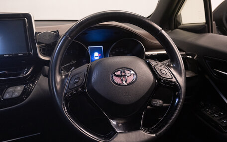 Toyota C-HR I рестайлинг, 2017 год, 1 969 000 рублей, 12 фотография