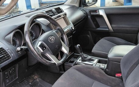 Toyota Land Cruiser Prado 150 рестайлинг 2, 2015 год, 3 350 000 рублей, 4 фотография
