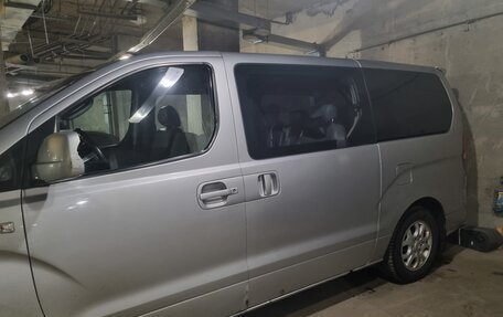 Hyundai Grand Starex Grand Starex I рестайлинг 2, 2009 год, 999 000 рублей, 2 фотография