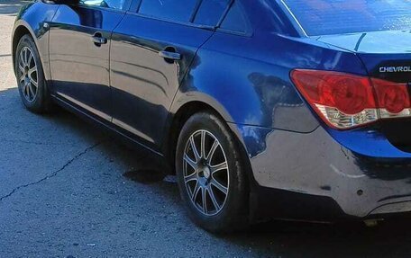 Chevrolet Cruze II, 2010 год, 600 000 рублей, 3 фотография