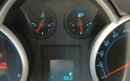 Chevrolet Cruze II, 2010 год, 600 000 рублей, 6 фотография