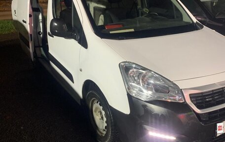 Peugeot Partner II рестайлинг 2, 2020 год, 1 600 000 рублей, 8 фотография