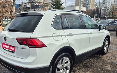 Volkswagen Tiguan II, 2021 год, 3 250 000 рублей, 4 фотография