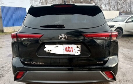 Toyota Highlander, 2021 год, 6 300 000 рублей, 2 фотография