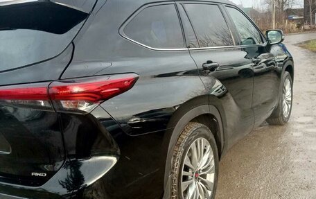 Toyota Highlander, 2021 год, 6 300 000 рублей, 8 фотография