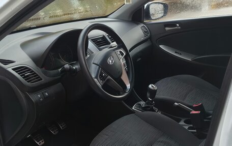 Hyundai Solaris II рестайлинг, 2016 год, 800 000 рублей, 9 фотография