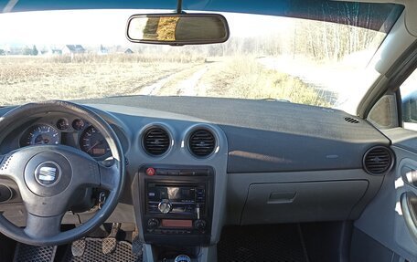 SEAT Ibiza III рестайлинг, 2002 год, 220 000 рублей, 11 фотография