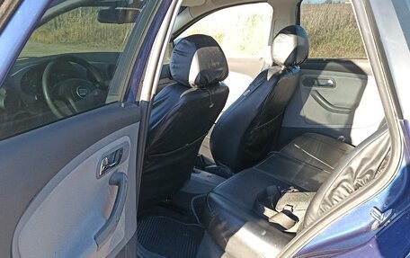 SEAT Ibiza III рестайлинг, 2002 год, 220 000 рублей, 24 фотография