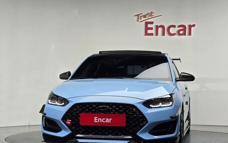 Hyundai Veloster II, 2021 год, 2 200 469 рублей, 2 фотография