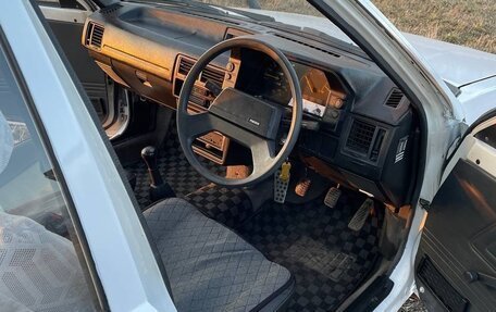 Mazda Familia, 1986 год, 245 000 рублей, 3 фотография