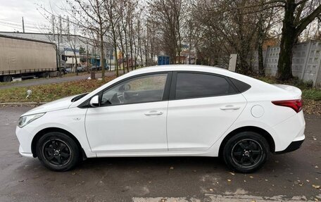 Hyundai Solaris II рестайлинг, 2021 год, 1 600 000 рублей, 5 фотография