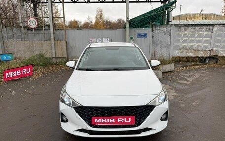 Hyundai Solaris II рестайлинг, 2021 год, 1 600 000 рублей, 2 фотография