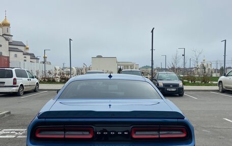 Dodge Challenger III рестайлинг 2, 2021 год, 4 500 000 рублей, 3 фотография