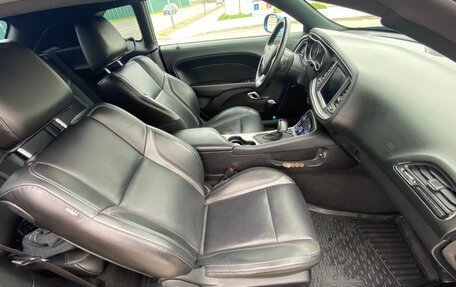 Dodge Challenger III рестайлинг 2, 2021 год, 4 500 000 рублей, 8 фотография