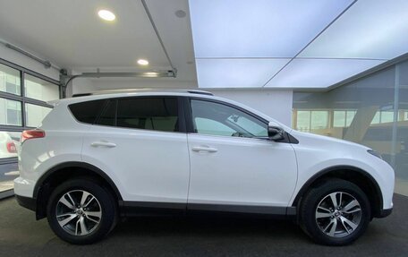 Toyota RAV4, 2016 год, 2 419 000 рублей, 5 фотография