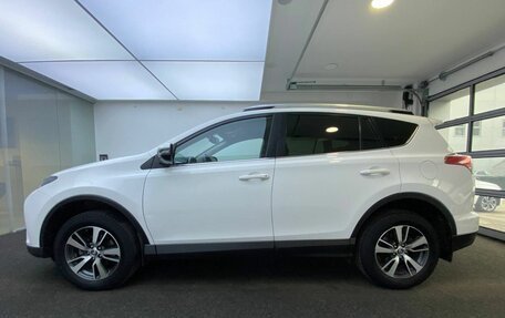 Toyota RAV4, 2016 год, 2 419 000 рублей, 10 фотография