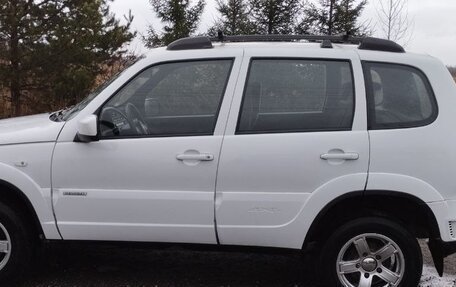 Chevrolet Niva I рестайлинг, 2016 год, 580 000 рублей, 3 фотография