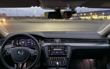 Volkswagen Passat B8 рестайлинг, 2018 год, 3 100 000 рублей, 15 фотография