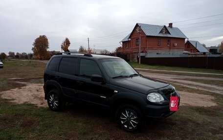 Chevrolet Niva I рестайлинг, 2017 год, 650 000 рублей, 4 фотография