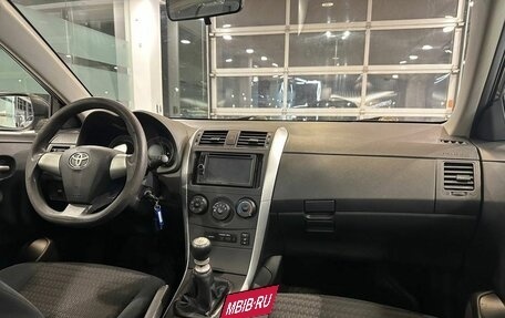 Toyota Corolla, 2011 год, 1 197 000 рублей, 8 фотография