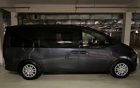 Hyundai Staria, 2022 год, 4 200 000 рублей, 2 фотография